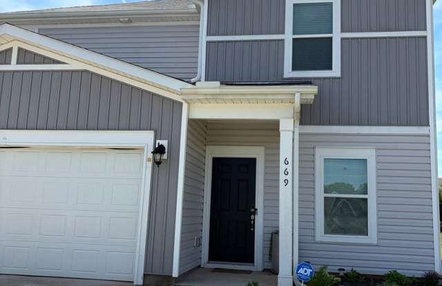 Beautiful Spartanburg home right off I-85, Available Now!! photos photos