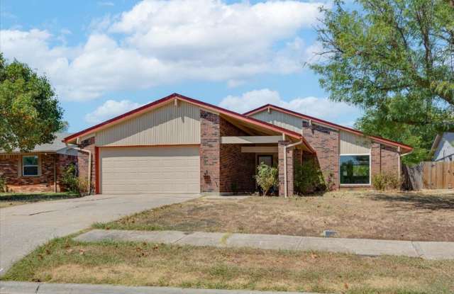6815 SW Fenwick- AVAILABLE NOW! - 6815 Southwest Fenwick Avenue, Lawton, OK 73505
