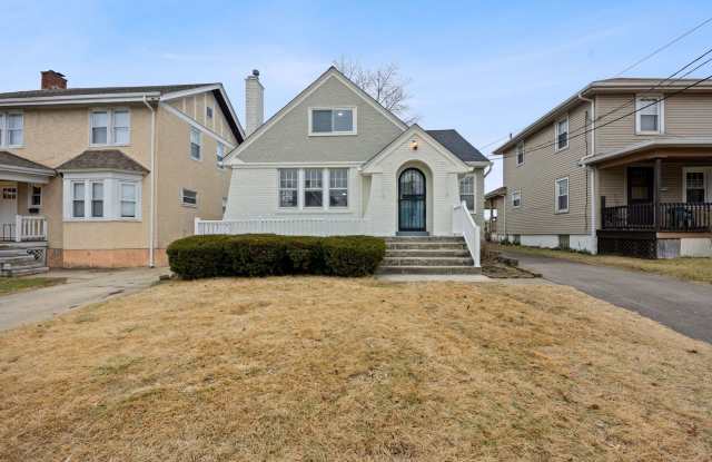 HYDE PARK - Adorable 3+ bed bungalow 2.5 baths photos photos