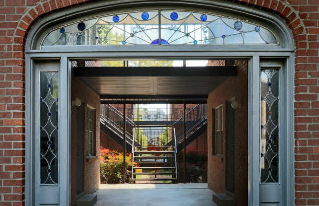 40 S Morrison St Gallery 4