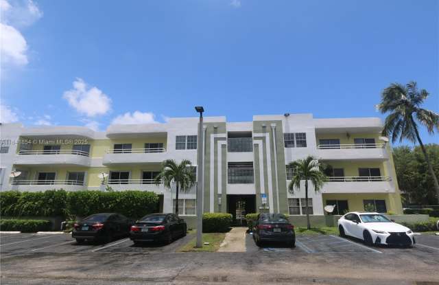10755 SW 108th Ave - 10755 Southwest 108th Avenue, Kendall, FL 33176