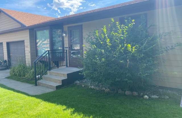 2 BEDROOM | 1 BATH | SINGLE LEVEL | GARAGE | SPACIOUS photos photos