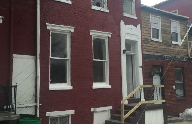 4 Bedroom 1 Bath House, Yard-York City SD photos photos