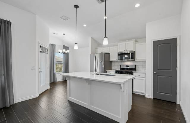 15721 Capulet Drive Gallery 2