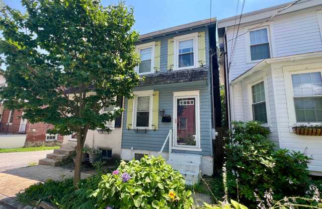 Stunning 2-Bedroom Townhome in West Chester Borough! Available mid-August! photos photos