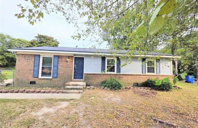 425 Morley Drive - 425 Morley Drive, Fayetteville, NC 28314