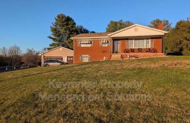 700 Shenandoah Ave - 700 Shenandoah Avenue, Waynesboro, VA 22980