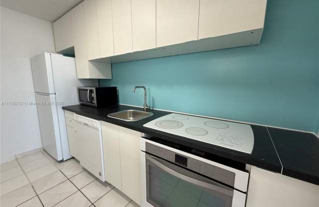 1750 James Ave photos photos