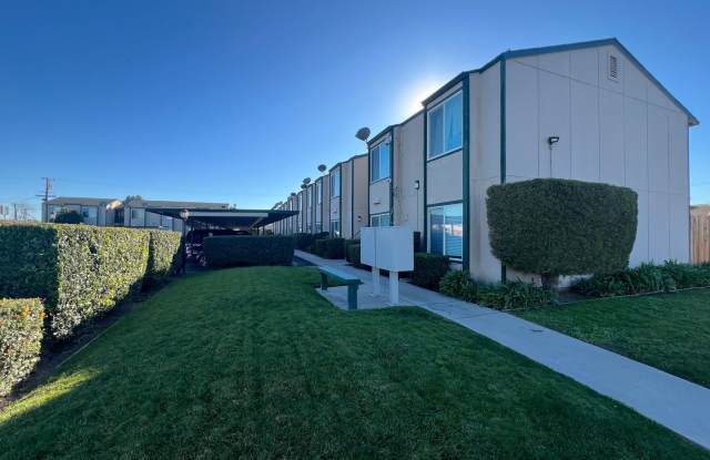 2-bedroom apartment located in convenient Riverbank! - 2942 Sierra Street, Riverbank, CA 95367 2-bedroom apartment located in convenient Riverbank! - 2942 Sierra Street, Riverbank, CA 95367