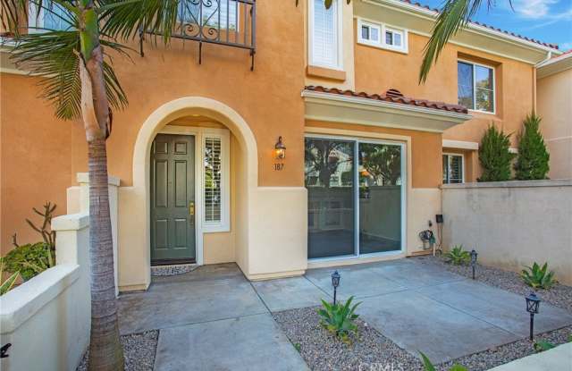 187 Via Vicini - 187 Vía Vicini, Rancho Santa Margarita, CA 92688