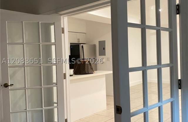 1 Edgewater Dr + DEN Gallery 2