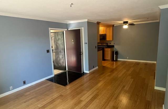 2-Bedroom Condo Near Nut Tree Premium Outlets Gallery 3
