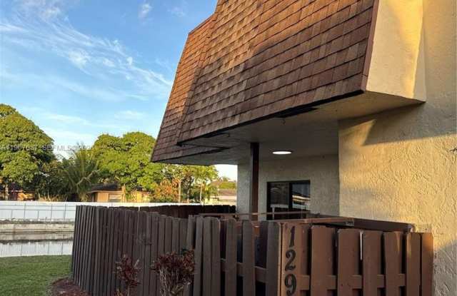 129 SAN REMO BLVD NORTH LAUDERDALE, FL 33068 photos photos