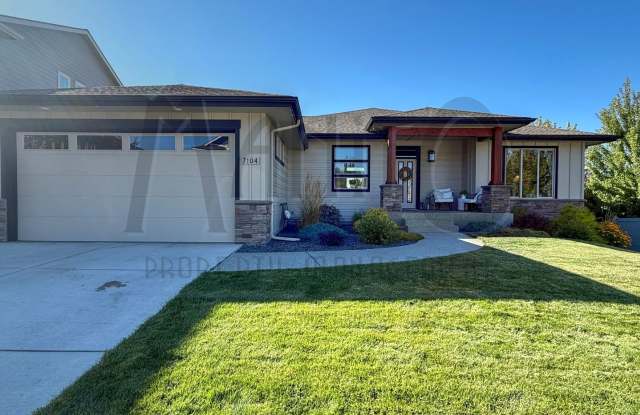 Spacious Eagle Ridge Home photos photos