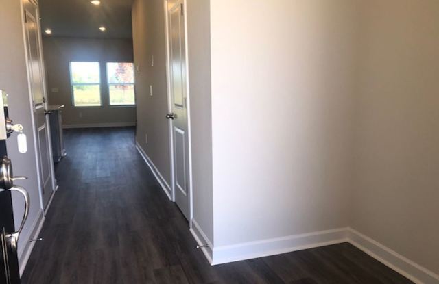 Newer Townhome with 1 Car Garage in Braemar Village! COMING SOON! Gallery 4