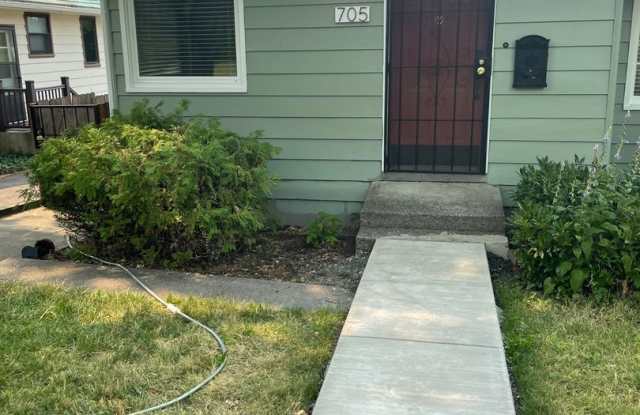 3 Bedroom, 1.5 bathroom on Pioneer Hill! photos photos