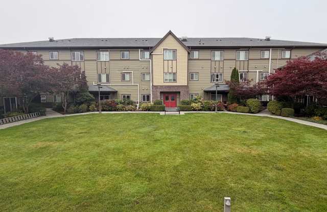 Top-Floor Corner 3BR 2BA with Sunset Views & 2 Parking Spaces Gallery 1