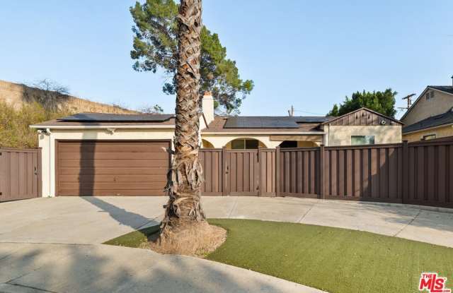 4530 Bakman Ave photos photos