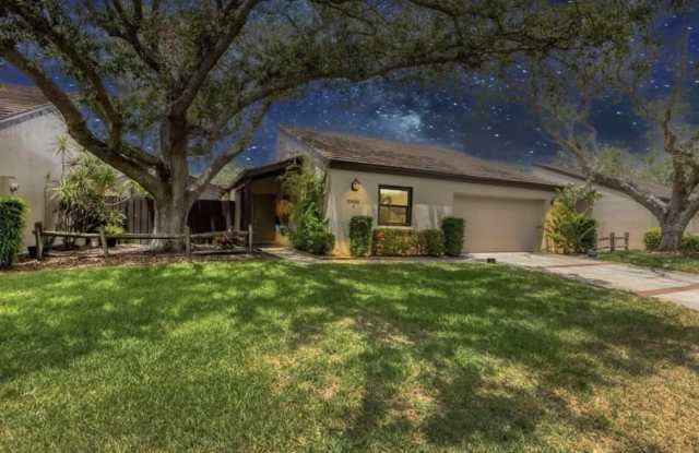 3955 Glen Oaks Manor Drive - 3955 Glen Oaks Manor Drive, Sarasota, FL 34232