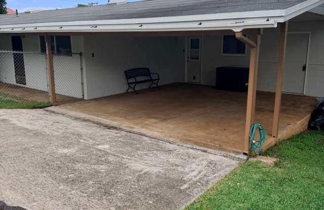 Cozy home with large yard in Wailuku photos photos