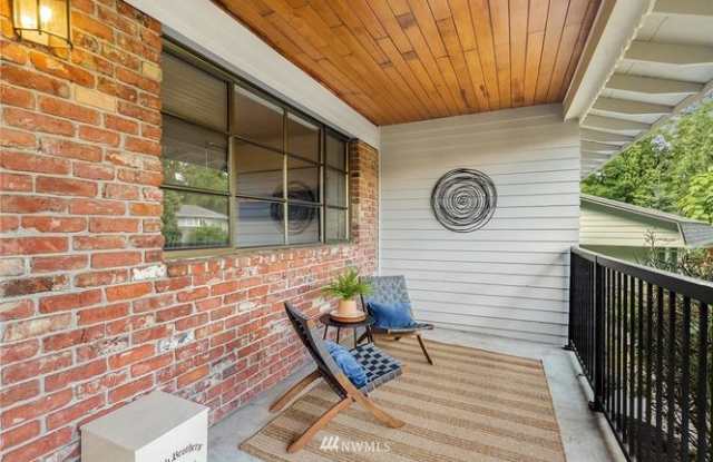 12325 24th Avenue Northeast Gallery 3