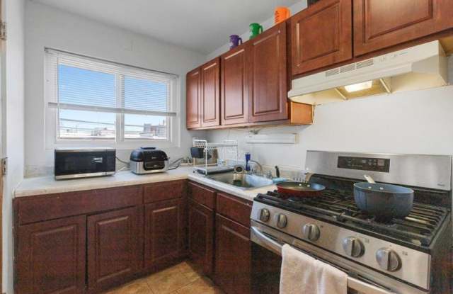 6719 N Hermitage photos photos