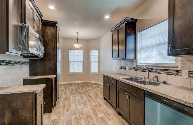 13650 Garden Grove Drive Gallery 3