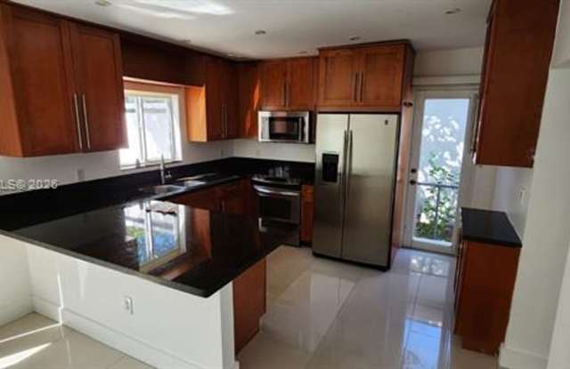 9516 Abbott Ave # 9516, Surfside, FL 33154 Gallery 3
