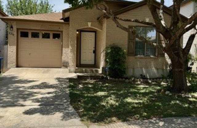 2210 BEACON CRK - 2210 Beacon Creek, San Antonio, TX 78213