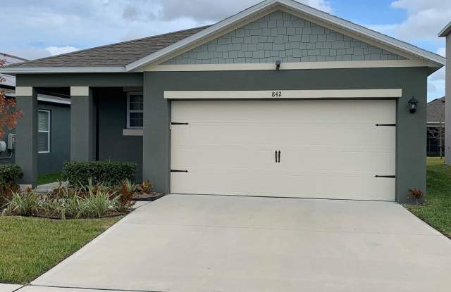 ALMOST NEW 3/2 HOME close to everything!!  BEAUTIFUL WITH LOTS OF UPGRADES! photos photos