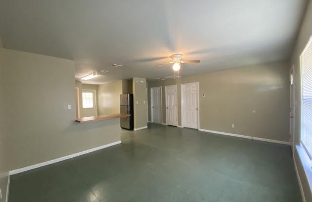 603 COMMERCE ST photos photos