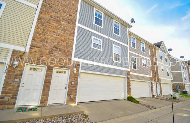 2 Bedroom, 2 Bath Townhome in Pleasant Hill - 1125 Flagstone Lane, Pleasant Hill, IA 50327