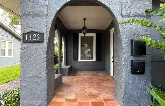 1423 Ingleside Avenue Gallery 4