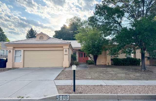 Luxury Home in Peppertree Royal Oak photos photos