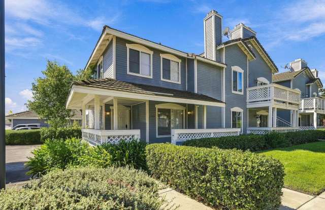 Charming 3 bd Townhome in Historic Poway District Gallery 1