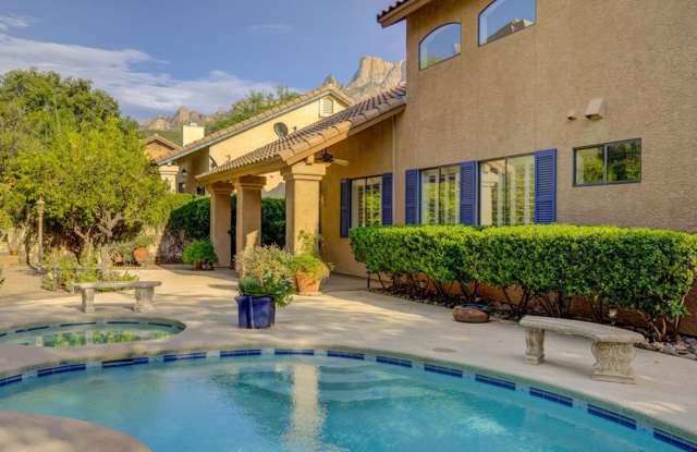 Beautiful 3 Bedroom 2 Bath in La Reserve Gated Community!!! photos photos
