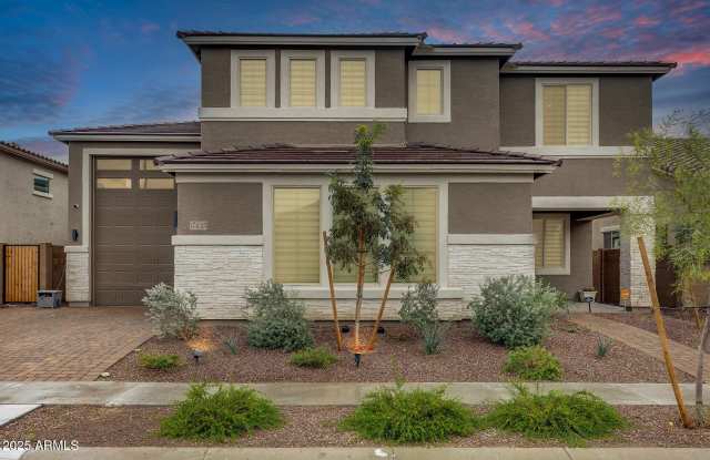 17635 W RED FOX Road W photos photos