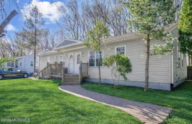 28 Oak Lane photos photos