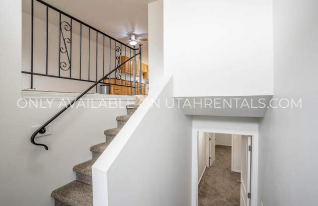 338 Cedarwood Dr photos photos