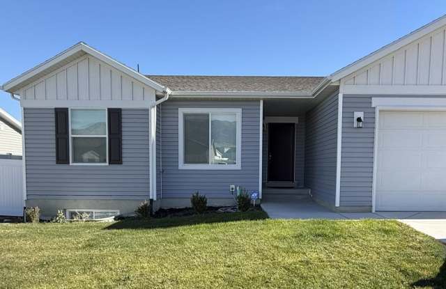 Spacious 3-Bedroom Upper-Level Home in Grantsville! - 696 Butte Lane, Grantsville, UT 84029