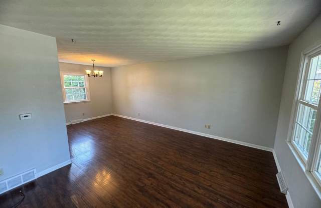 3 bed 1.5 bath home in Bettendorf! Gallery 2