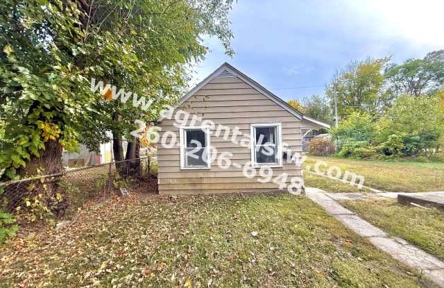 1 Bedroom House - $200 off First Months Rent photos photos