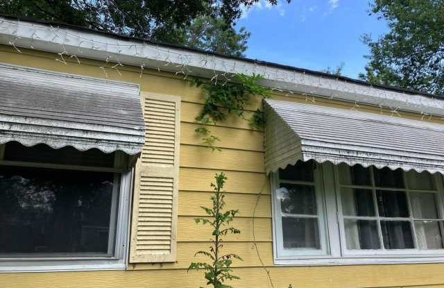 2490 Coleman Avenue Avenue photos photos