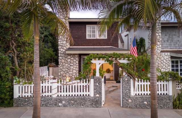 335 Gravilla Street photos photos