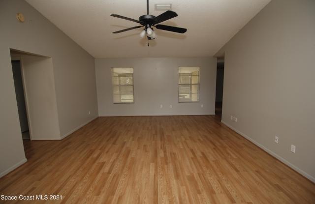 934 Colonial Avenue SE Gallery 4