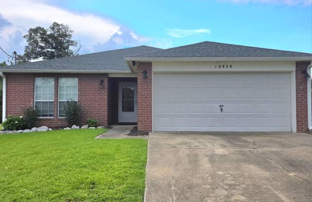 3/2 Cul-de-Sac Home with Huge Fenced Yard  Spacious Kitchen photos photos