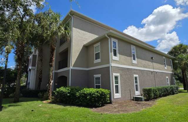 SPACIOUS 2 BEDROOM 2 BATH CONDO IN COURTNEY LANDING Gallery 4