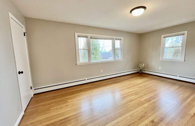 9 Pleasant St photos photos