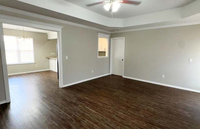 241 W Pines Way Gallery 4
