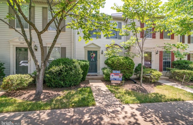 1740 TIGER LILY CIRCLE - 1740 Tiger Lily Circle, Lake Ridge, VA 22192